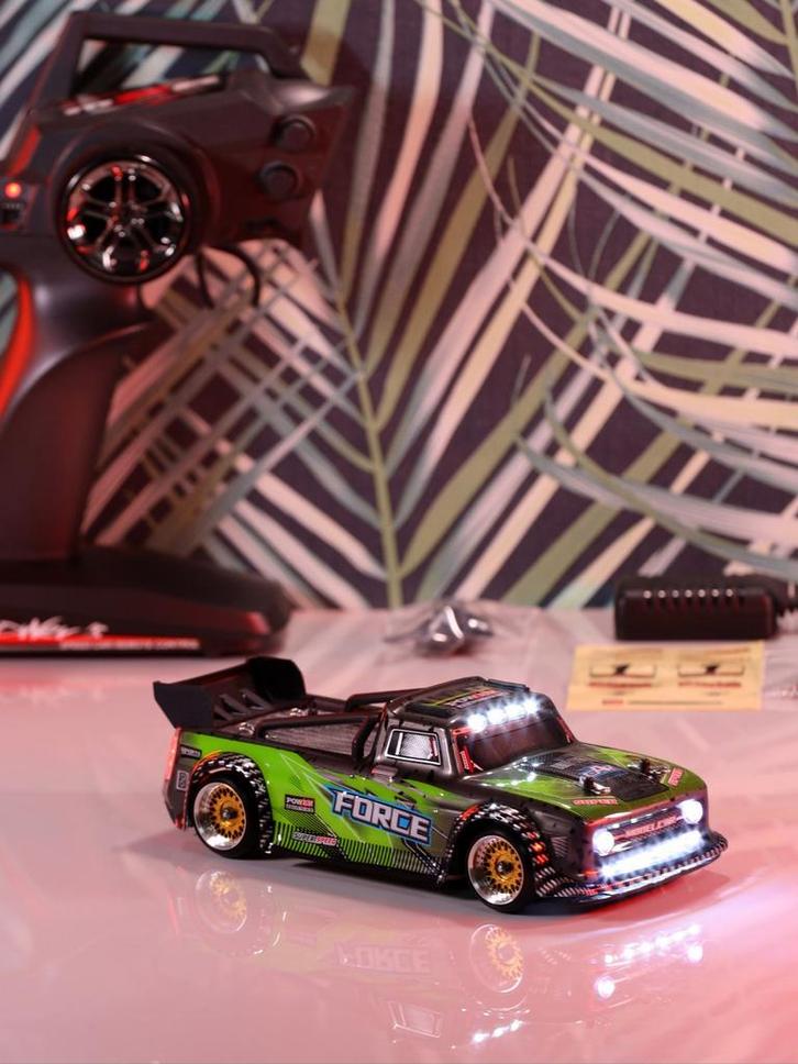 1/28 RC Drift Auto AWD | Vol Upgrades! RTR | WLtoys 284131, Hobby en Vrije tijd, Modelbouw | Radiografisch | Auto's, Zo goed als nieuw