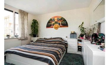 totale slaapkamer ... gebruikt ...
Ook beddengoed beschikbaar voor biedingen