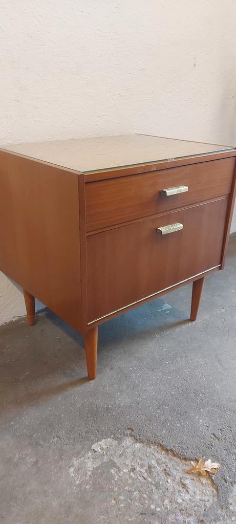 Vintage / retro nachtkastje, Huis en Inrichting, Slaapkamer | Nachtkastjes, Gebruikt, Minder dan 55 cm, Minder dan 45 cm, Hout