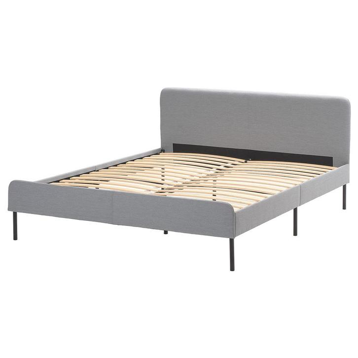 SLATTUM ikea 140x200 incl Matras, Huis en Inrichting, Slaapkamer | Bedden, Zo goed als nieuw, Twijfelaar, 140 cm, 200 cm, Stof