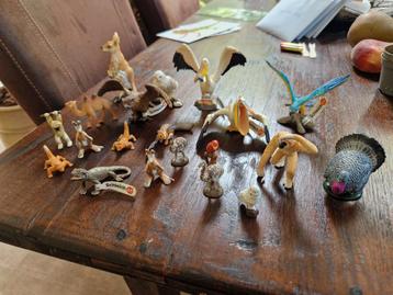 8 Schleich dieren en 12 onbekend. In één koop. beschikbaar voor biedingen