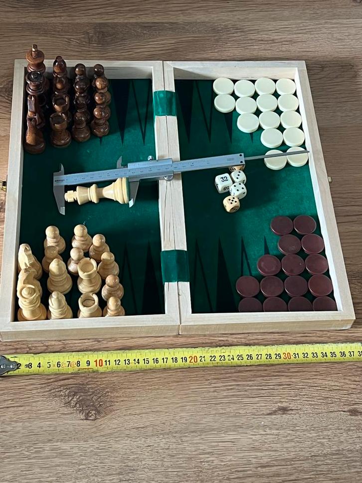 Schaakbord/Backgammon set nieuwe, Hobby en Vrije tijd, Gezelschapsspellen | Bordspellen, Zo goed als nieuw, Een of twee spelers