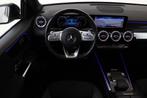 Mercedes-Benz GLB 250 4MATIC PREMIUM PLUS -PANO.DAK|AMG-LINE, Auto's, Mercedes-Benz, Automaat, 12 maanden, Stof, Gebruikt