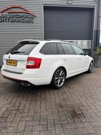 Skoda Octavia Combi 2.0 TSI RS 220PK XENON*NAVI*PDC!, Auto's, Skoda, Voorwielaandrijving, 65 €/maand, Stof, Gebruikt