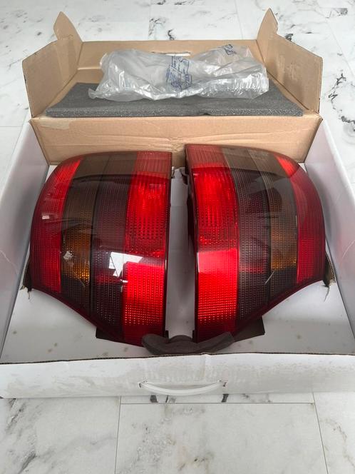 Achterlichten van Volkswagen Golf 4 GTI of R32 merk Hella, Auto-onderdelen, Verlichting, Volkswagen, Nieuw, Ophalen of Verzenden