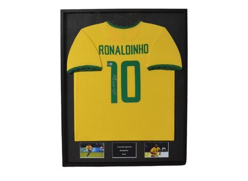 Ronaldinho gesigneerd Brazilië ingelijst thuis shirt, Verzamelen, Sportartikelen en Voetbal, Zo goed als nieuw, Shirt, Buitenlandse clubs