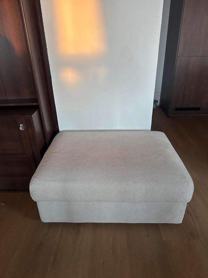 Ikea Poef/ottoman met Opbergruimte, Huis en Inrichting, Banken | Voetenbanken en Poefen, Gebruikt, 75 tot 100 cm, 50 tot 75 cm