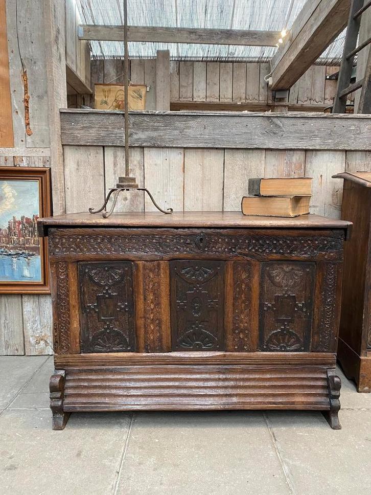 Sierlijke Frans eiken kist dekenkist houtkist salontafel, Antiek en Kunst, Curiosa en Brocante, Ophalen