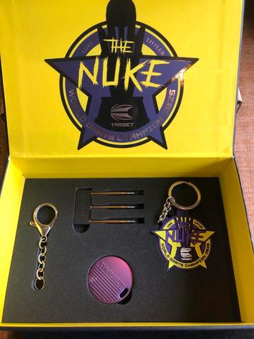 Luke Littler 'The Nuke' Dartpijlen Set ongebruikt. beschikbaar voor biedingen