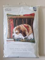 Kussen borduurpakket Hondje in Boekenkast NIEUW, Ophalen of Verzenden, Nieuw, Borduurpakket
