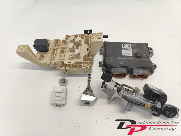 Kontaktslot + computer van een Suzuki Swift, Auto-onderdelen, Overige Auto-onderdelen, Suzuki, Gebruikt, 3 maanden garantie, Ophalen of Verzenden