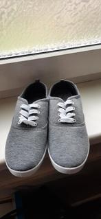 Dames schoenen - maat 38 - lichtgrijs, Primark, Ophalen of Verzenden, Grijs, Sneakers of Gympen
