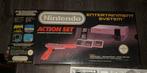 Nintendo NES • CIB incl. Doos • 4 controllers 4 zappers, Ophalen, Zo goed als nieuw, Met 3 controllers of meer, Met games