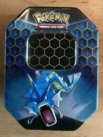Pokemon - 100 standaard kaarten met gratis verzamelblik, Ophalen of Verzenden, Zo goed als nieuw, Meerdere kaarten, Foil