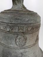Geweldige Antieke bronze Kerkbel Anno 1679, Antiek en Kunst, Antiek | Koper en Brons, Ophalen, Brons