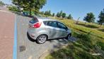 Ford Fiësta 1.0 74KW/100PK 5D 2014 Grijs, Auto's, Ford, Voorwielaandrijving, 100 pk, 23 km/l, Origineel Nederlands