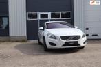 Volvo V60 2.0 T5 Momentum Heico, Auto's, Volvo, Euro 5, 4 cilinders, Wit, Grijs