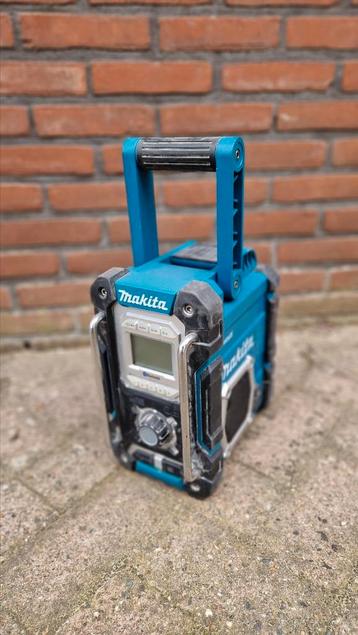 Makita bouwradio DMR106 beschikbaar voor biedingen