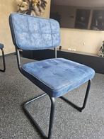 4 Eetkamerstoelen in goede staat, chique en fijne zit!, Ophalen of Verzenden, Zo goed als nieuw, Blauw, Stof