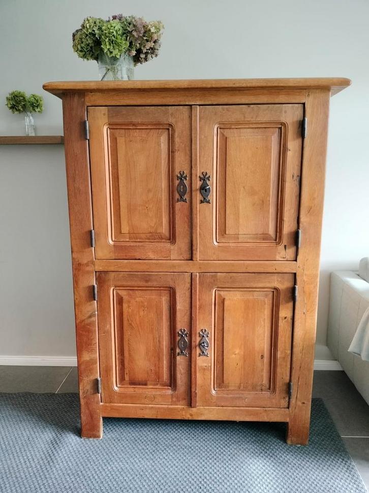 Antieke Spaanse kast uit 1887 eikenhout in nette staat, Antiek en Kunst, Antiek | Meubels | Kasten, Ophalen