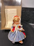 Klederdracht poppen (verzameling) Buitenland, Verzamelen, Poppen, Ophalen, Zo goed als nieuw, Pop