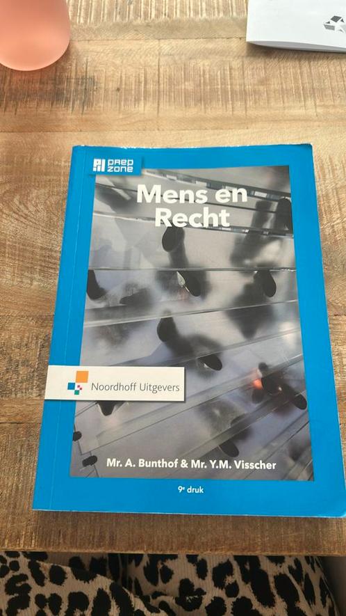A. Bunthof - Mens en Recht, Boeken, Wetenschap, Zo goed als nieuw, Sociale wetenschap, Ophalen of Verzenden