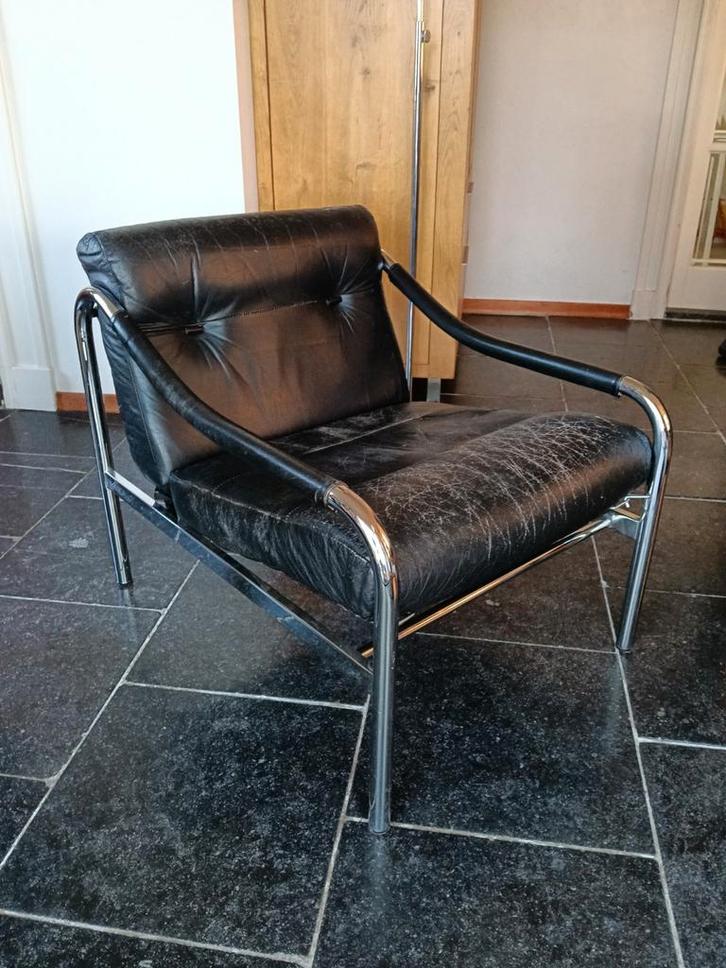 Tim Baker "Beta" lounge chair. (2), Huis en Inrichting, Fauteuils, Gebruikt, Kunststof, Leer, Metaal, 50 tot 75 cm, 75 tot 100 cm