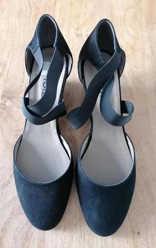 Leuke nette zwarte schoen met sleehak mt 40, Kleding | Dames, Schoenen, Zo goed als nieuw, Pumps, Zwart, Ophalen of Verzenden