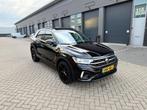 Volkswagen T-Roc 1.5 TSI R-line|Pano|trkhaak|Acc|cam, 1258 kg, 4 cilinders, 150 pk, Leder en Stof