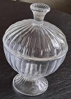 Bonbonniere op voet. Hoogte 17cm. Doorsnee 12cm, Ophalen of Verzenden