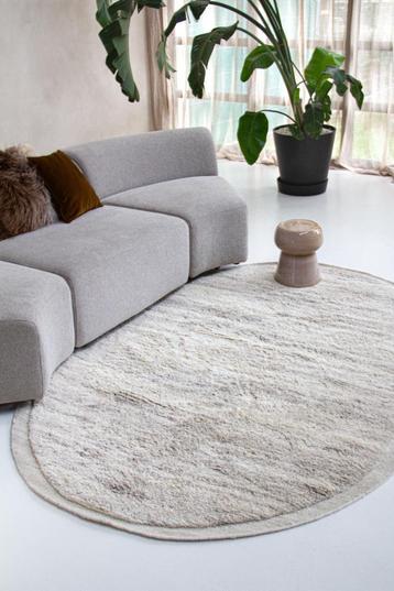Vloerkleed MOMO Rugs Ysla Beige cream | 170x240 cm beschikbaar voor biedingen