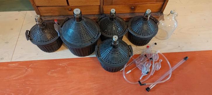 Mandflessen, Gistflessen., Hobby en Vrije tijd, Overige Hobby en Vrije tijd, Zo goed als nieuw, Ophalen