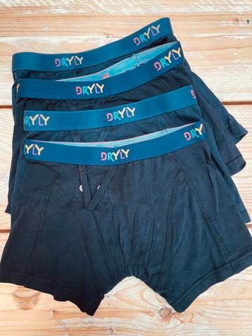 4 Dryly broekjes maat 146/152 valt als maat 140 beschikbaar voor biedingen