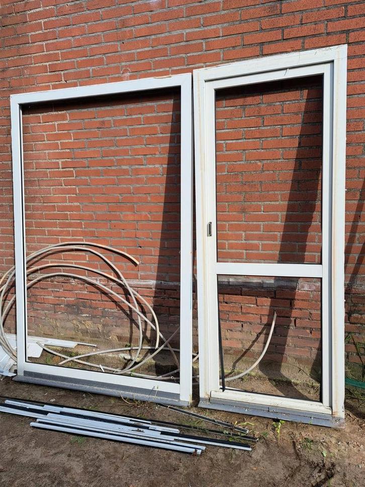Kunststof Kozijn met Draaikiep Raam en Hor, Doe-het-zelf en Verbouw, Kozijnen en Schuifpuien, Gebruikt, Raamkozijn, Kunststof