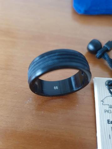 Pig & Hen ring, nieuw beschikbaar voor biedingen