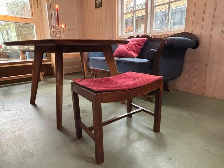 Antieke Pianokruk met Rood Fluweel, Huis en Inrichting, Stoelen, Gebruikt, Eén, Hout, Rood, Ophalen of Verzenden