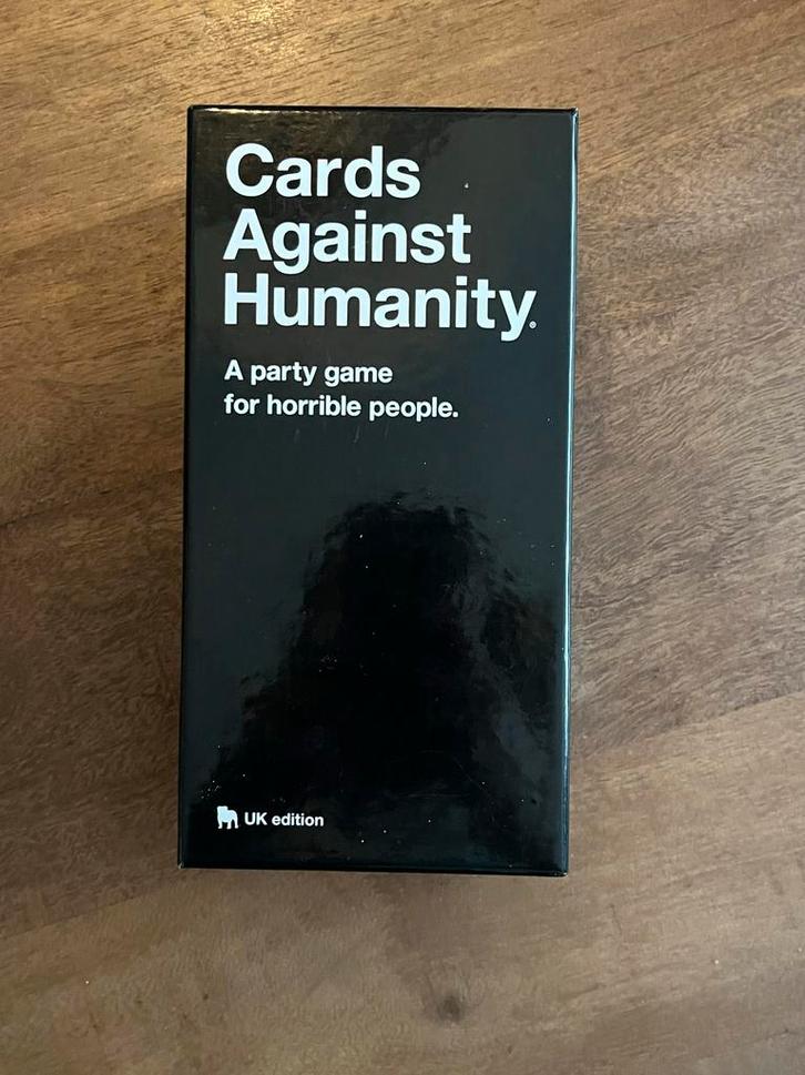 Cards Against Humanity UK Editie, Hobby en Vrije tijd, Gezelschapsspellen | Bordspellen, Gebruikt, Vijf spelers of meer, Ophalen of Verzenden