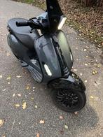 Aangepaste Vespa Sprint 80cc - Ferrari Grey, Fietsen en Brommers, Ophalen, Overige modellen, Maximaal 45 km/u, Zo goed als nieuw