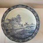 Boch, Maastricht, groot sierbord van 40 cm. doorsnee, Antiek en Kunst, Antiek | Keramiek en Aardewerk, Ophalen of Verzenden