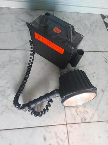 2 x Clulite CB2 oplaadbare schijnwerper - zoeklicht beschikbaar voor biedingen