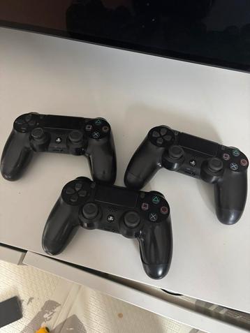 3X zwarte Playstation controllers beschikbaar voor biedingen