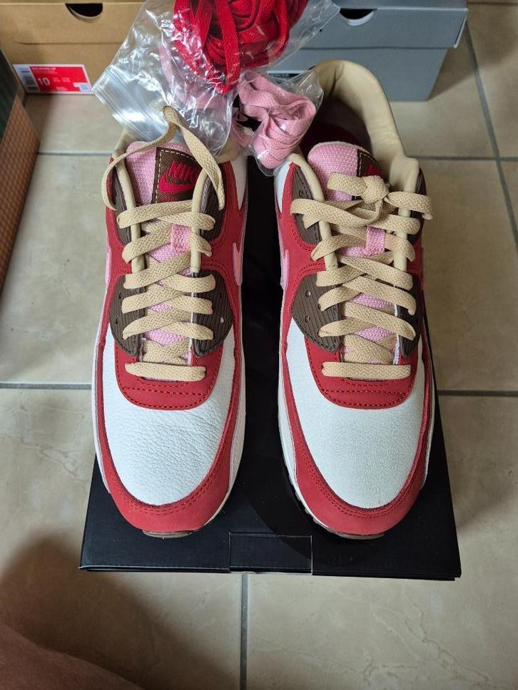 Nike Air Max 90 Bacon (2025) - EU 44 / US 10, Kleding | Heren, Schoenen, Nieuw, Sneakers of Gympen, Overige kleuren, Ophalen of Verzenden