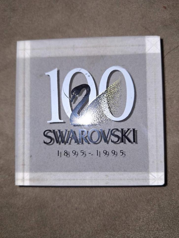 Swarovski 1895-1995 Perspex Plaque, Verzamelen, Swarovski, Gebruikt, Figuurtje, Ophalen of Verzenden