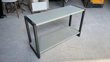 Showroom exemplaren - Sidetable, audiomeubel en eettafel beschikbaar voor biedingen