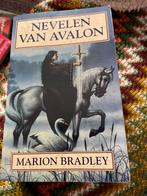 Nevelen van Avalon Marion Bradley, Ophalen of Verzenden, Zo goed als nieuw