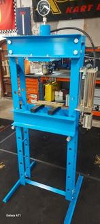 Werkplaatspers 30 ton hydropneumatisch, Doe-het-zelf en Verbouw, Gereedschap | Overige machines, Ophalen, Zo goed als nieuw