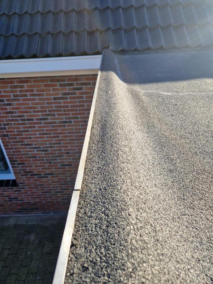 Dakdekker. Reparatie van een dak van elke complexiteit van, Doe-het-zelf en Verbouw, Rolluiken, Zo goed als nieuw, Minder dan 100 cm