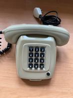 Vintage telefoon met toetsen, Telecommunicatie, Vaste telefoons | Niet Draadloos, Ophalen of Verzenden