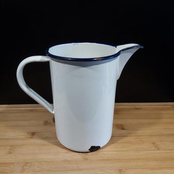 Emaille maatbeker 2 liter wit met blauwe rand beschikbaar voor biedingen