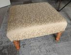 Vintage Poef met Houten Poten, Ophalen, Gebruikt, Stof, 50 tot 75 cm